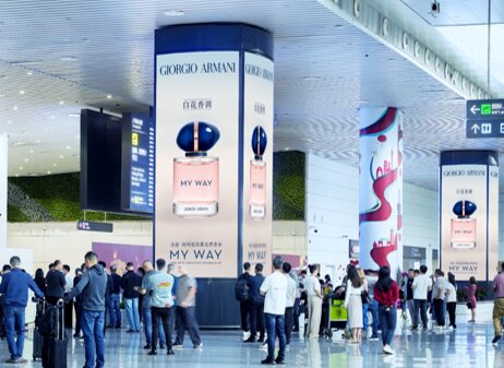 第一戶外傳媒-廣州白云機(jī)場(chǎng)-T2國(guó)際行李廳出口包柱燈箱