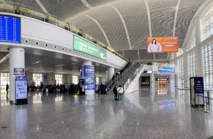 第一戶外傳媒-麗水站-候車(chē)廳燈箱