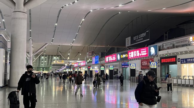 深圳北站候車大廳LED