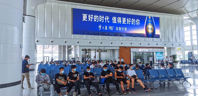 濟南遙墻機場候機大廳LED大屏廣告