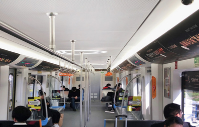 第一戶外傳媒-溫州地鐵品牌內(nèi)包車廣告