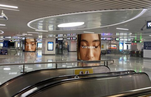 第一戶外傳媒-溫州地鐵機場站LED屏廣告