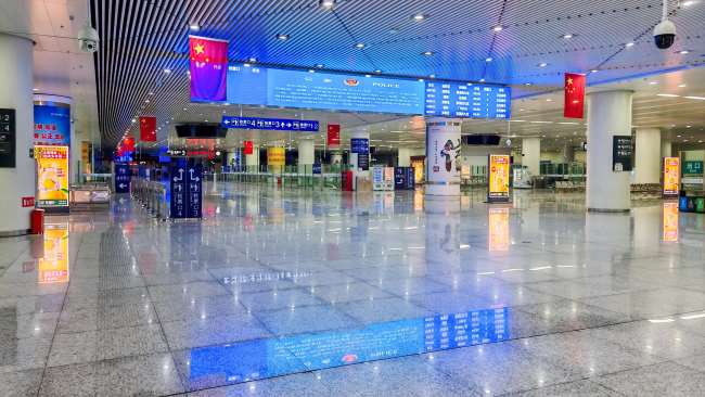 第一戶外傳媒-福田站候車亭大屏廣告