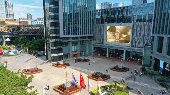 第一戶外傳媒-廣州天河城北門LED大屏