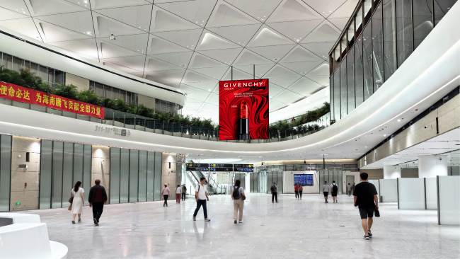 第一戶外傳媒-三亞鳳凰國際機(jī)場二層國內(nèi)出發(fā)安檢后巨幕