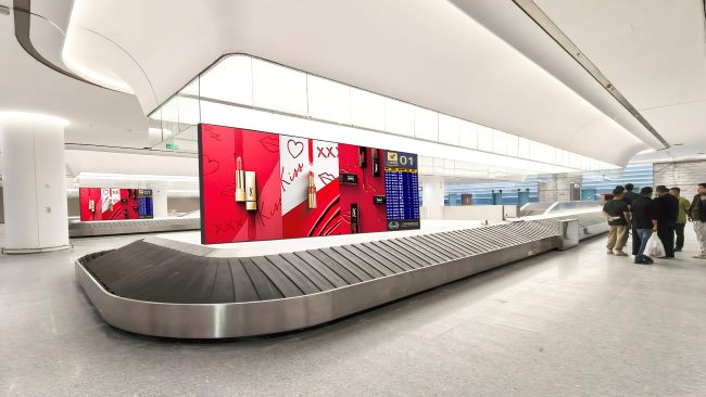 第一戶外傳媒-三亞鳳凰國際機(jī)場一層國內(nèi)到達(dá)行李廳行李轉(zhuǎn)盤LED屏
