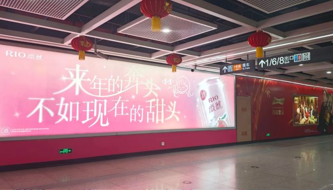 第一戶外傳媒-廈門地鐵呂厝站換乘通道燈箱廣告